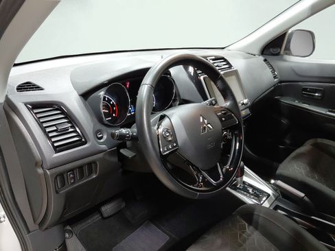 Used 2025 Mitsubishi Outlander Sport LE AWD/4WD image 25