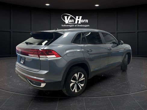 Used 2024 Volkswagen Atlas Cross Sport SE image 3