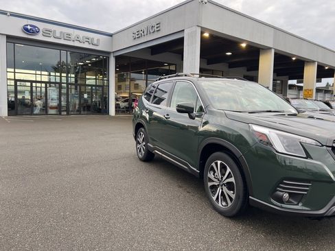 Used 2023 Subaru Forester Limited image 4