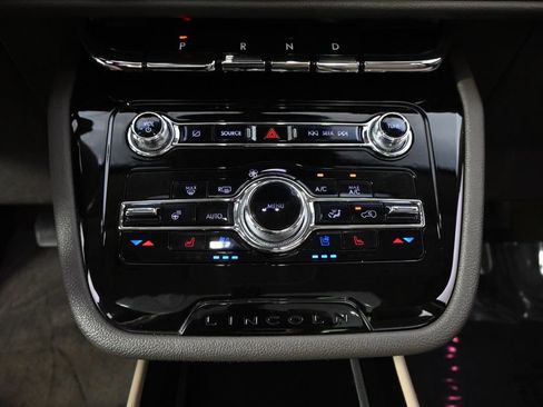 Used 2021 Lincoln Corsair Reserve AWD/4WD image 31