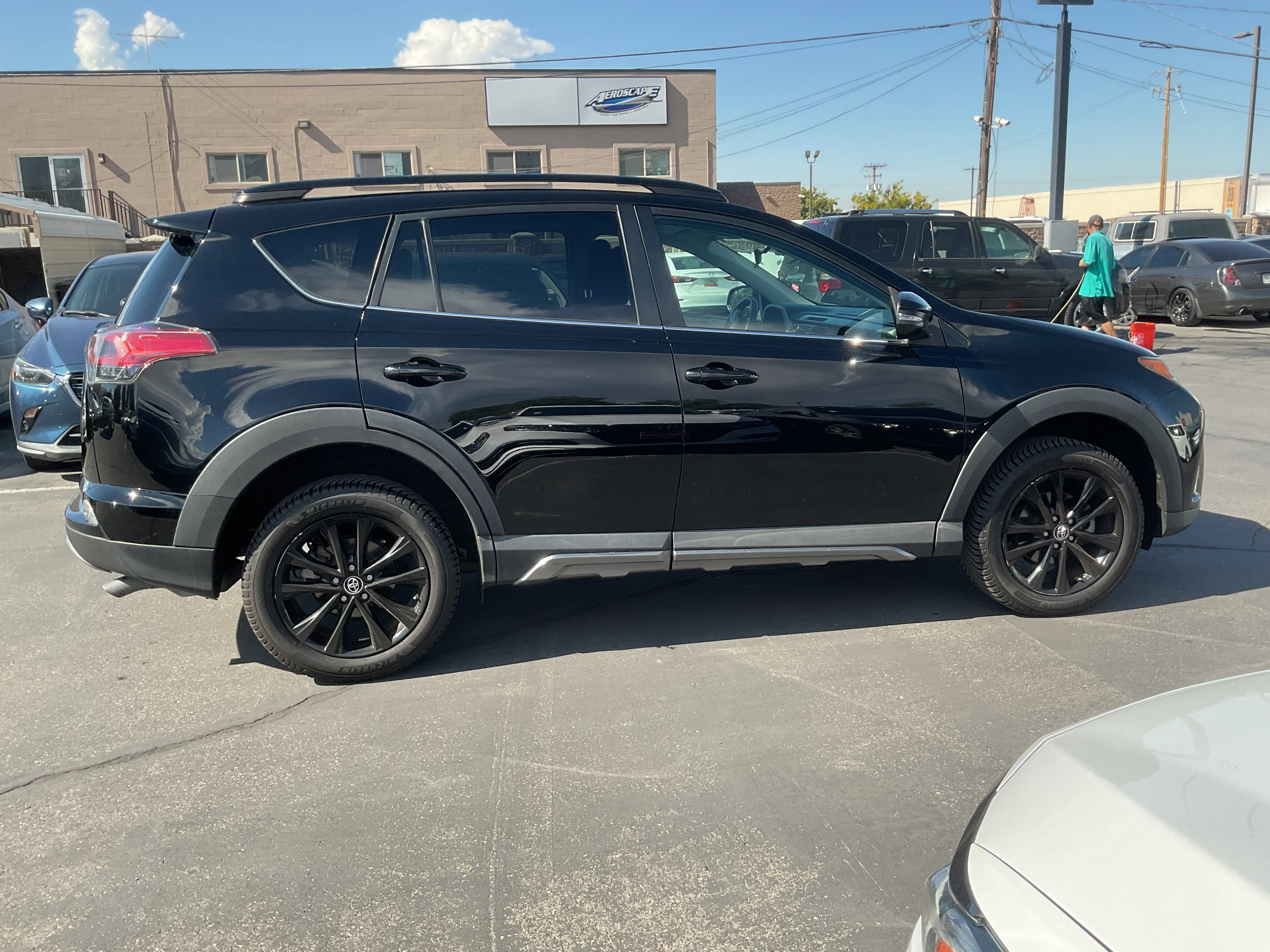 Used 2018 Toyota RAV4 Adventure AWD/4WD image 4