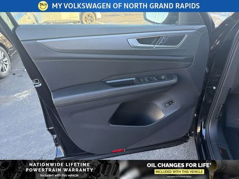 New 2026 Volkswagen Atlas Cross Sport SE image 9