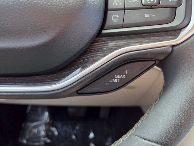 Certified 2022 Jeep Wagoneer Series III w/ Flexible Seating Group RWD image 32