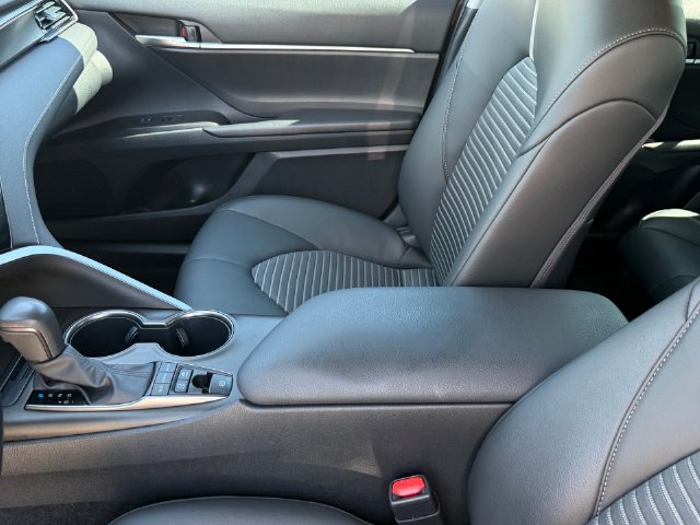 Used 2023 Toyota Camry SE w/ Convenience Package FWD image 10