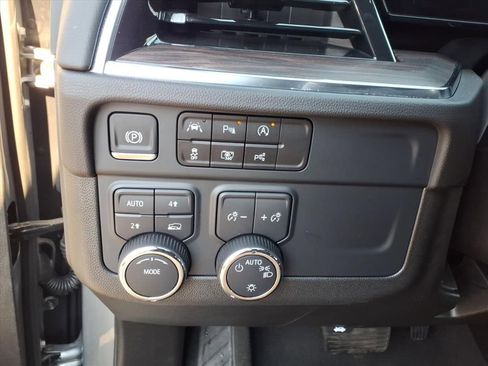 Certified 2025 Chevrolet Tahoe LT image 22