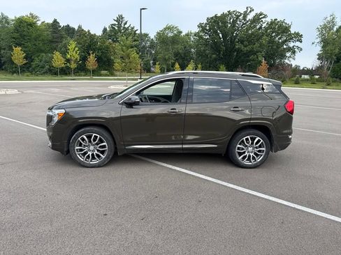 Used 2023 GMC Terrain Denali w/ LPO, Floor Liner Package AWD/4WD image 4