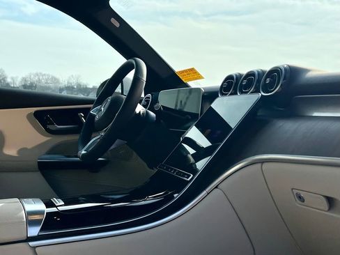 Certified 2026 Mercedes-Benz GLC 300 4MATIC image 10