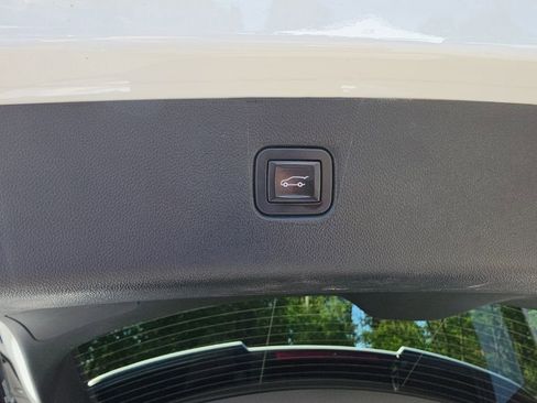 Used 2020 Chevrolet Blazer LT AWD/4WD image 25