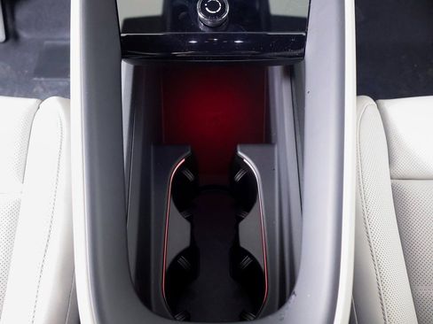 New 2025 Porsche Macan Electric image 20