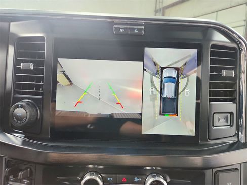 New 2026 Ford F250 Lariat w/ Black Appearance Package image 31