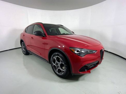New 2025 Alfa Romeo Stelvio Sprint image 5