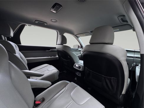 Used 2023 Hyundai Palisade SEL w/ Winter Package image 22
