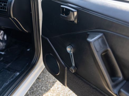 Used 1987 Ford Mustang LX image 38