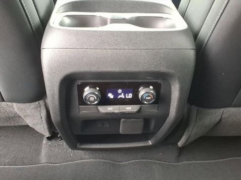New 2026 Chevrolet Traverse LT w/ Enhanced Driving Package FWD image 19