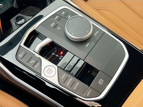 Certified 2024 BMW 330i xDrive Sedan w/ Convenience Package image 15