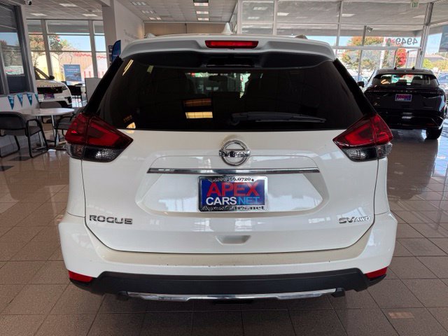 Used 2018 Nissan Rogue SV w/ Sun & Sound Touring Package AWD/4WD image 5