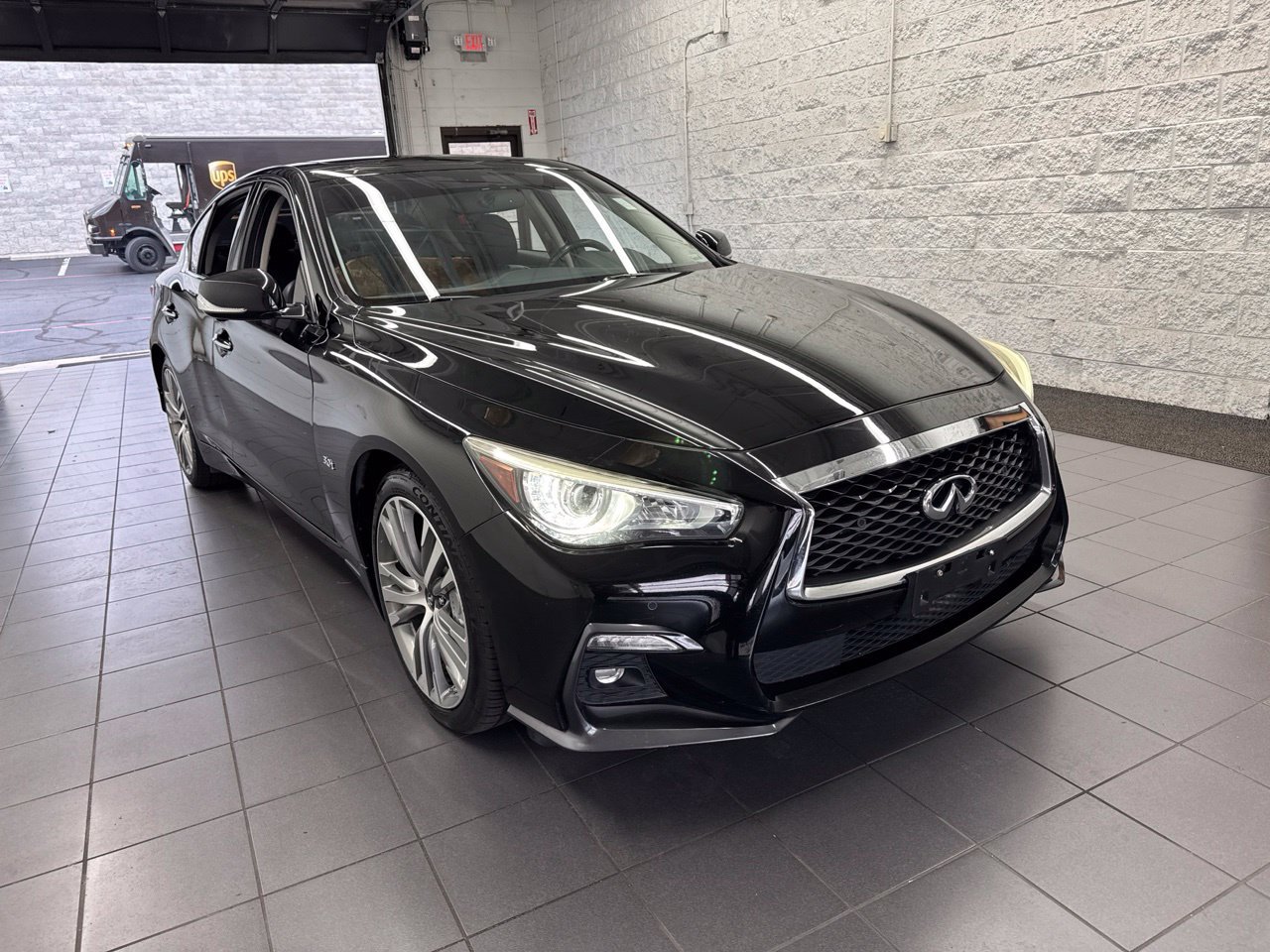 Used 2018 INFINITI Q50 Sport w/ Sensory Package (Sport) AWD/4WD image 2