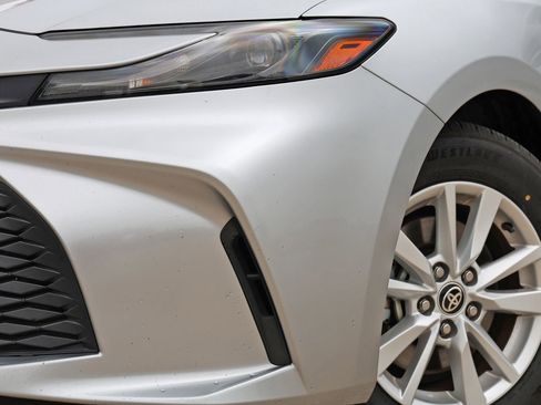 Used 2025 Toyota Camry LE AWD/4WD image 13