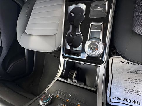 Used 2019 Ford Edge SE AWD/4WD image 21