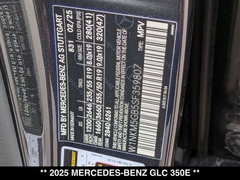 Used 2025 Mercedes-Benz GLC 350e 4MATIC image 28