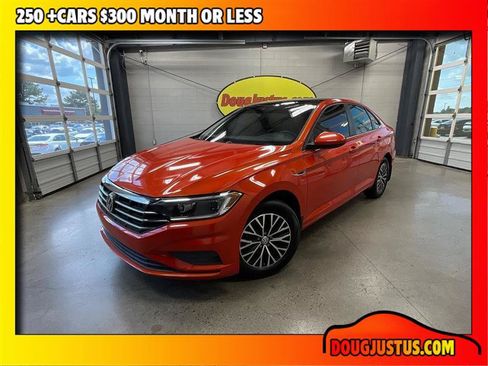 Used 2019 Volkswagen Jetta SEL FWD image 1