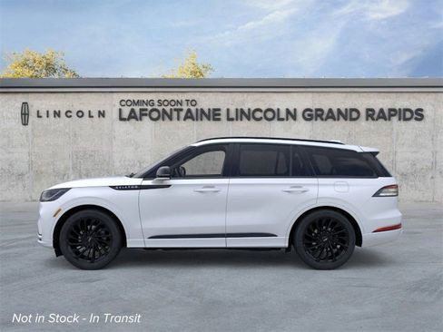 New 2026 Lincoln Aviator Reserve image 3