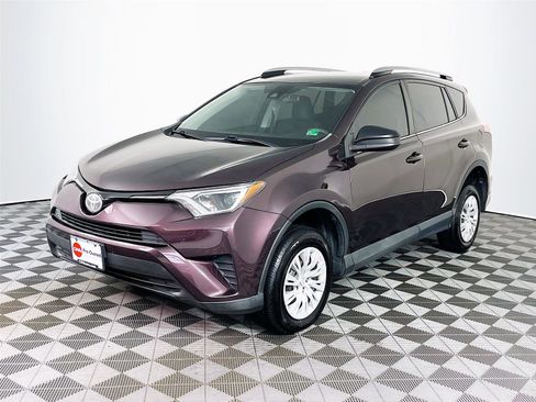 Used 2017 Toyota RAV4 LE image 3