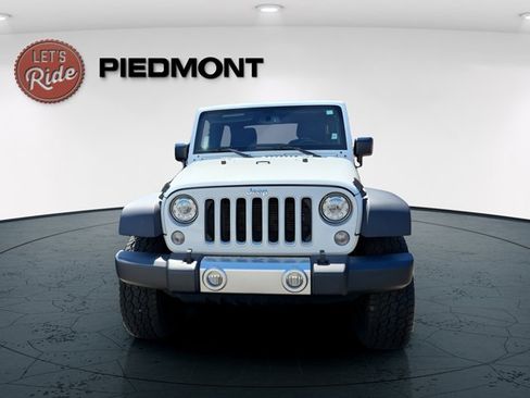 Used 2018 Jeep Wrangler Unlimited Sahara w/ Connectivity Group image 3