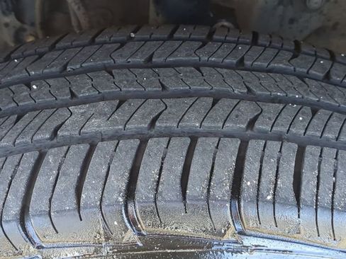 Used 2022 Toyota RAV4 XLE image 16