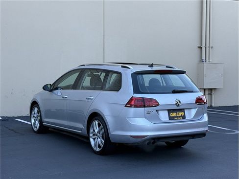 Used 2017 Volkswagen Golf S image 5