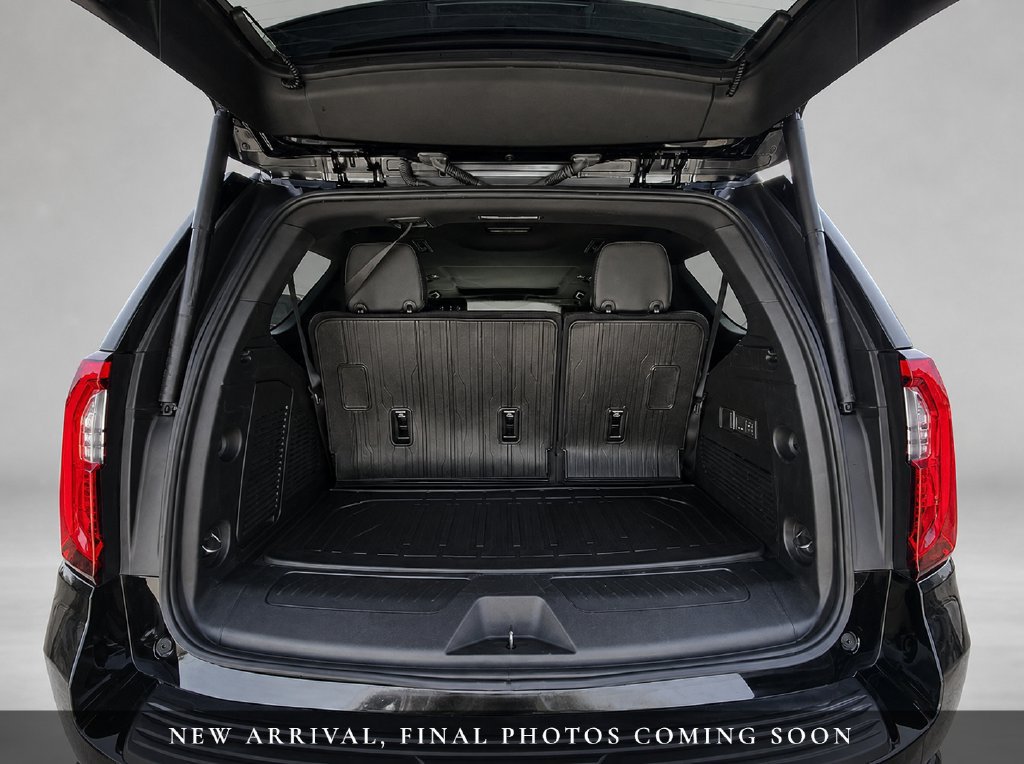Used 2025 GMC Yukon Elevation w/ Elevation Premium Package AWD/4WD image 11