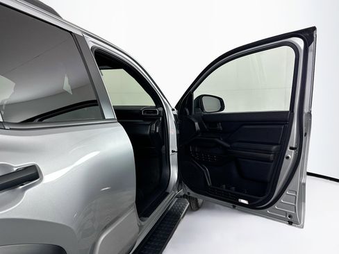 Used 2025 Toyota 4Runner SR5 image 30