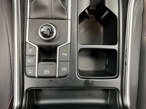 Used 2024 Kia Sorento S FWD image 55