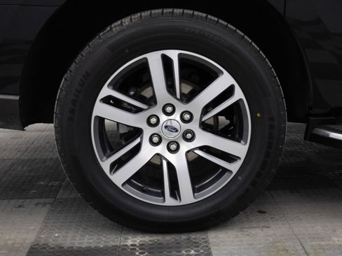 Used 2022 Ford Expedition Max Limited image 16