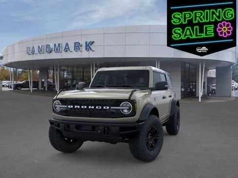 New 2025 Ford Bronco Badlands image 3