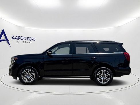 Used 2025 Ford Expedition Active AWD/4WD image 2