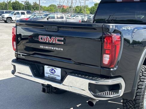 Used 2021 GMC Sierra 2500 4x4 Crew Cab w/ Gooseneck/5TH Wheel Package image 13