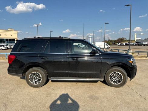 Used 2023 Ford Expedition XLT AWD/4WD image 18