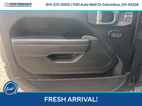 Used 2024 Jeep Gladiator Sport image 11