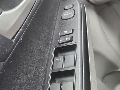 Used 2014 Toyota Camry LE FWD image 22