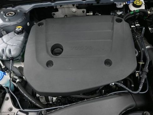 Used 2023 Volvo XC40 B5 Plus w/ Protection Package Premier AWD/4WD image 37