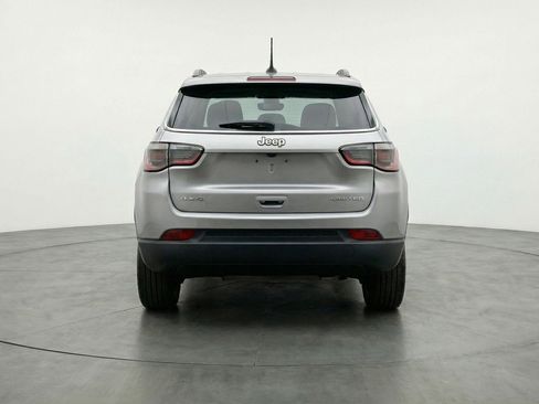 Used 2025 Jeep Compass Limited AWD/4WD image 7