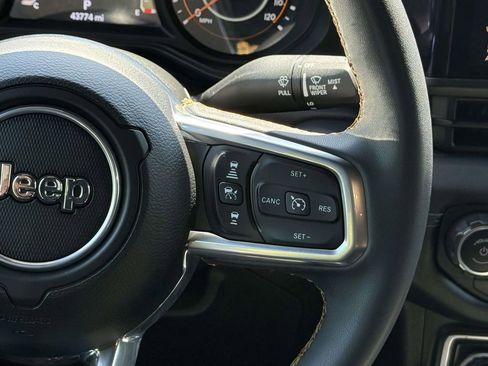 Used 2024 Jeep Wrangler Unlimited Sahara AWD/4WD image 22
