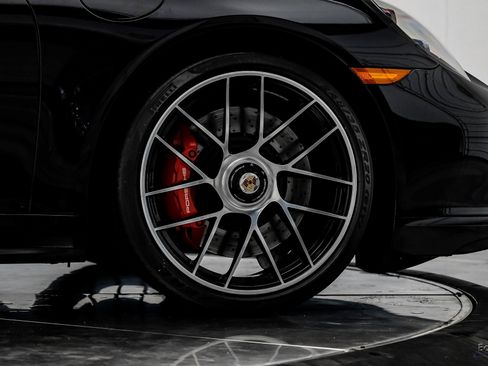 Used 2019 Porsche 911 Turbo image 84