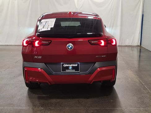 Used 2026 BMW X2 xDrive28i w/ Technology Package AWD/4WD image 7