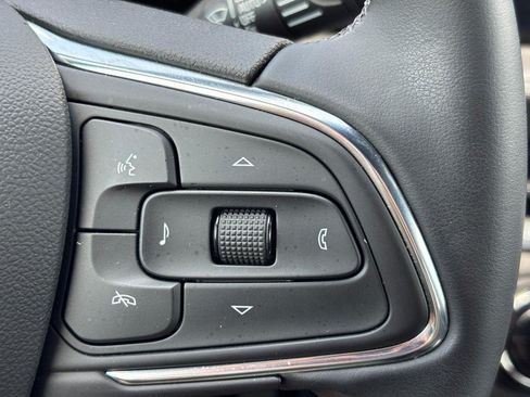Used 2025 Buick Envista Preferred w/ Convenience I Package FWD image 20