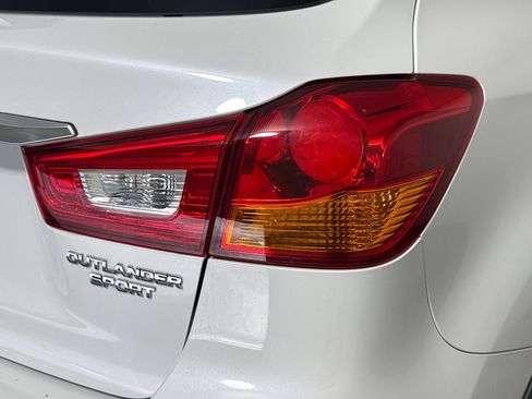 Used 2018 Mitsubishi Outlander Sport ES image 33