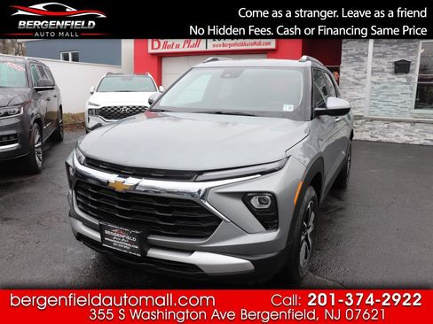 Used 2025 Chevrolet TrailBlazer LT image 1