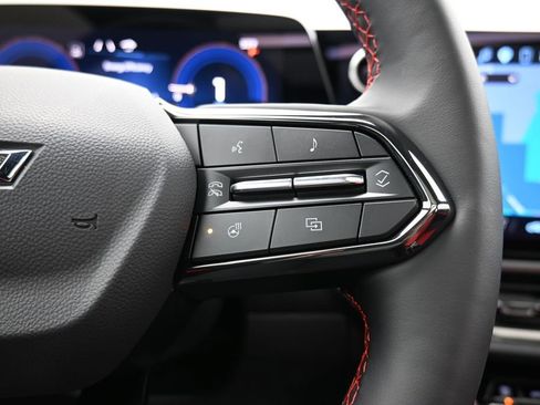 Used 2025 Chevrolet Equinox EV RS AWD/4WD image 49