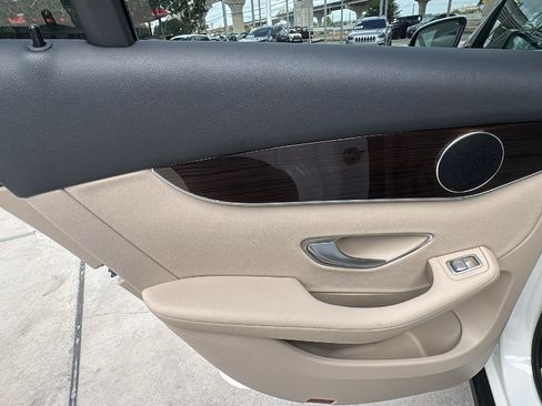 Used 2022 Mercedes-Benz GLC 300 image 16